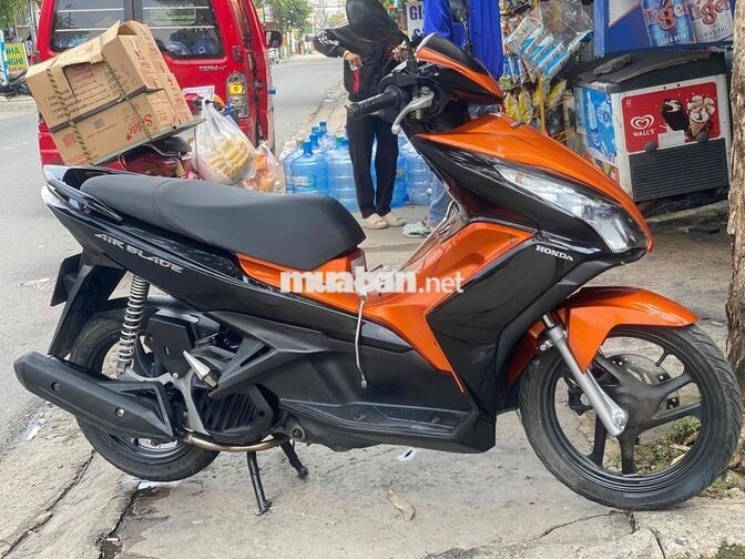 Honda Air Blade Cam đen. CÓ GÓP