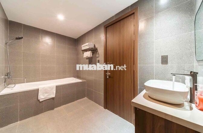 Luxury Beachside Apartment For Rent Thuê Căn Hộ Quite Remote Pool Expa