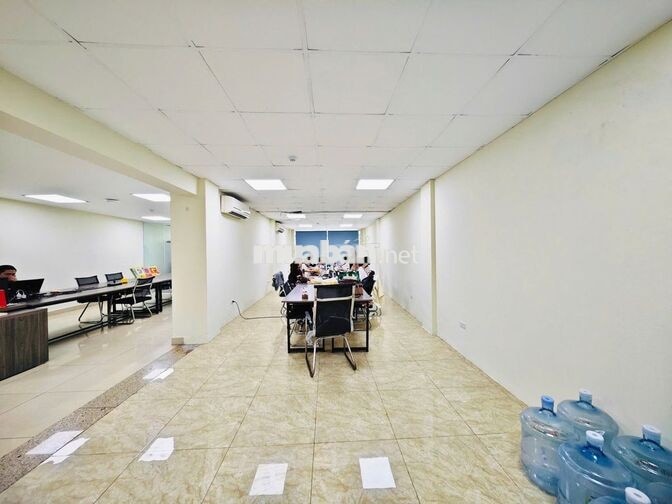 Cho thuê văn phòng Văn Cao 160m2 mới đẹp vuông đét 28tr 