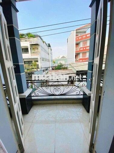 Phòng Thuận Tiện Di Chuyển Qua Đại Học Công Thương thuận tiện đi lại