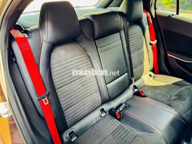 Mercedes GLA 250 4MATIC 2015 -5500miles