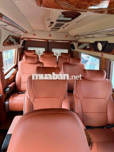 Ford Transit Dcar 9 chỗ màu Đỏ
