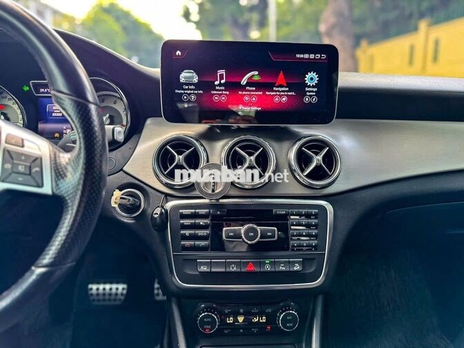 Mercedes GLA 250 4MATIC 2015 -5500miles