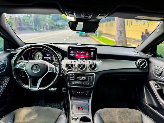 Mercedes GLA 250 4MATIC 2015 -5500miles