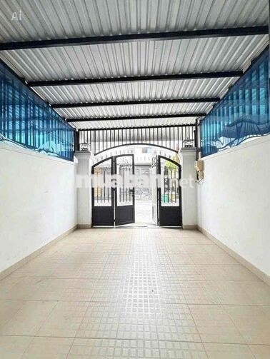 NHÀ FULL NỘI THẤT CAO CẤP (SÂN XE HƠI)  4PN GIÁ 10 TRIỆU
