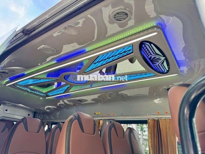 Ford Transit 2023 Bạc 137.711 km