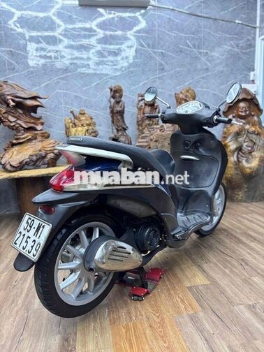 Piaggio Liberty dàn áo liền lạc, máy êm ru