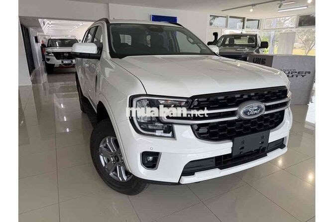 Ford Everest Ambiente 2025 Trắng