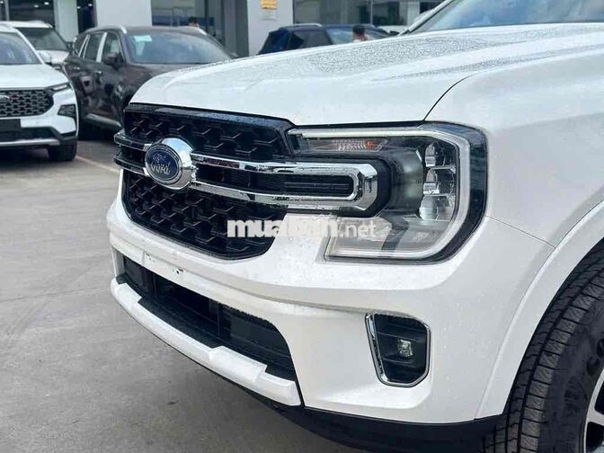 Ford Everest Ambiente 2025 Trắng