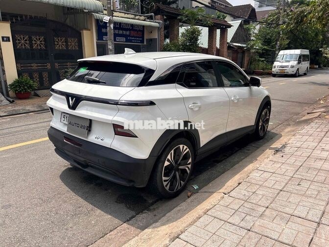 VinFast VF6 Plus 2025 Trắng 22.000 km