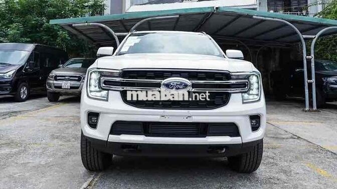 Ford Everest Ambiente 2025 Trắng