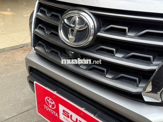 Toyota Fortuner 2023 2.7V 4x2 Bạc 30.454km