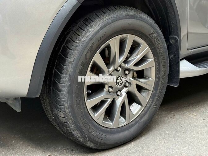 Toyota Fortuner 2023 2.7V 4x2 Bạc 30.454km