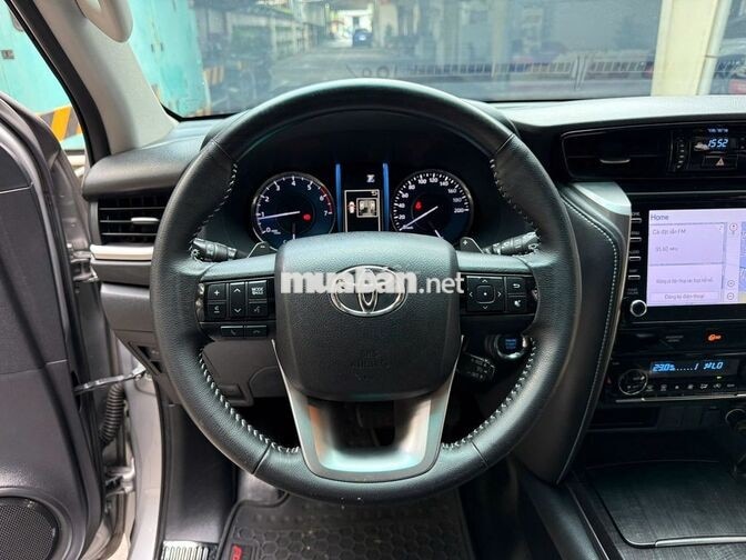 Toyota Fortuner 2023 2.7V 4x2 Bạc 30.454km