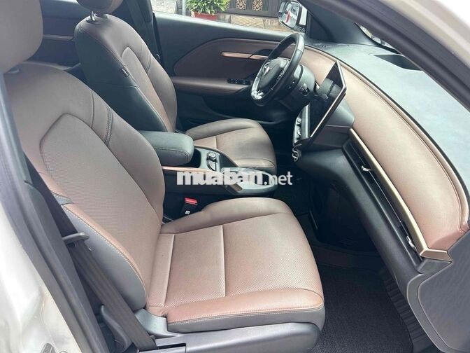 VinFast VF6 Plus 2025 Trắng 22.000 km