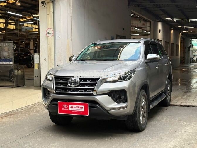 Toyota Fortuner 2023 2.7V 4x2 Bạc 30.454km