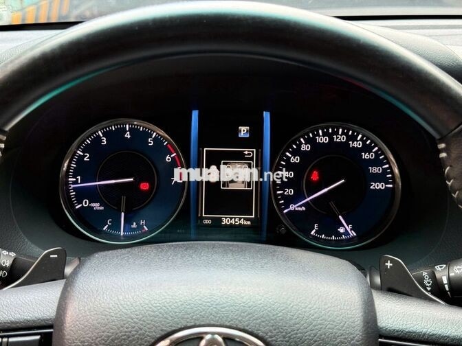 Toyota Fortuner 2023 2.7V 4x2 Bạc 30.454km