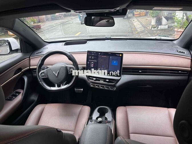 VinFast VF6 Plus 2025 Trắng 22.000 km