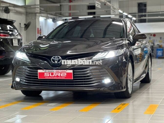 Toyota Camry 2.5Q 2020 Ghi 59.000 km