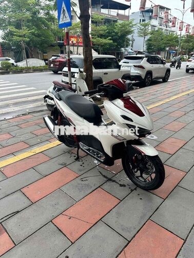Honda Air Blade 125 ABS 2026 Trắng đỏ 2000 km