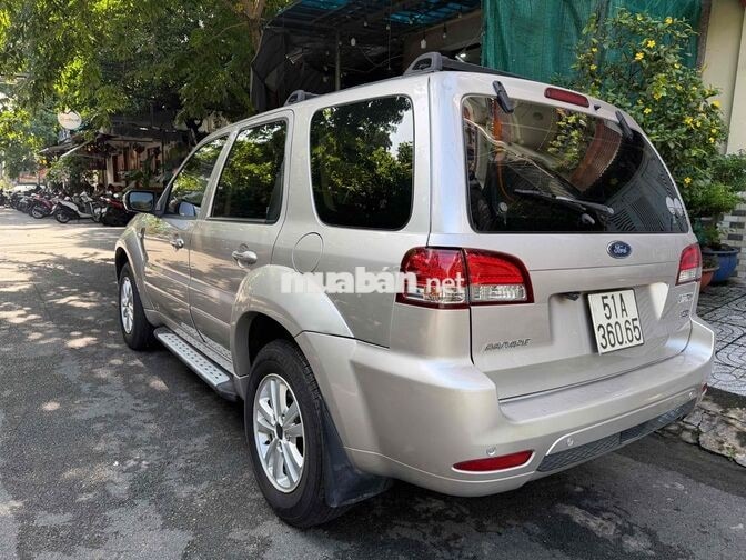 Ford Escape 2012 Vàng cát 5 chỗ