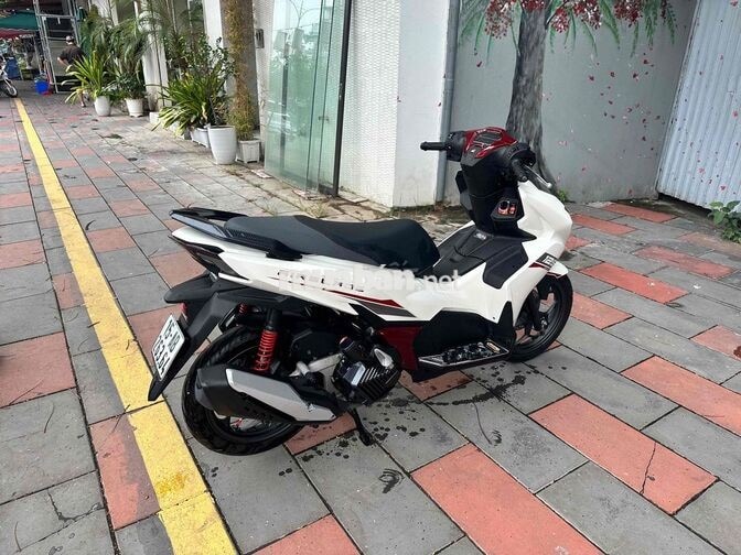 Honda Air Blade 125 ABS 2026 Trắng đỏ 2000 km