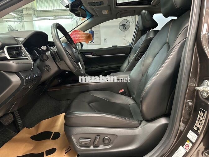 Toyota Camry 2.5Q 2020 Ghi 59.000 km