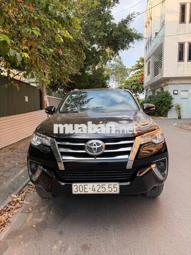 Toyota Fortuner 7 chỗ Đen Tự động Xăng 90000 km