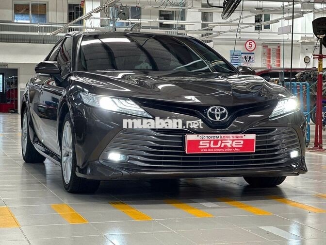 Toyota Camry 2.5Q 2020 Ghi 59.000 km