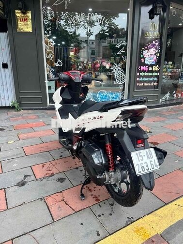 Honda Air Blade 125 ABS 2026 Trắng đỏ 2000 km