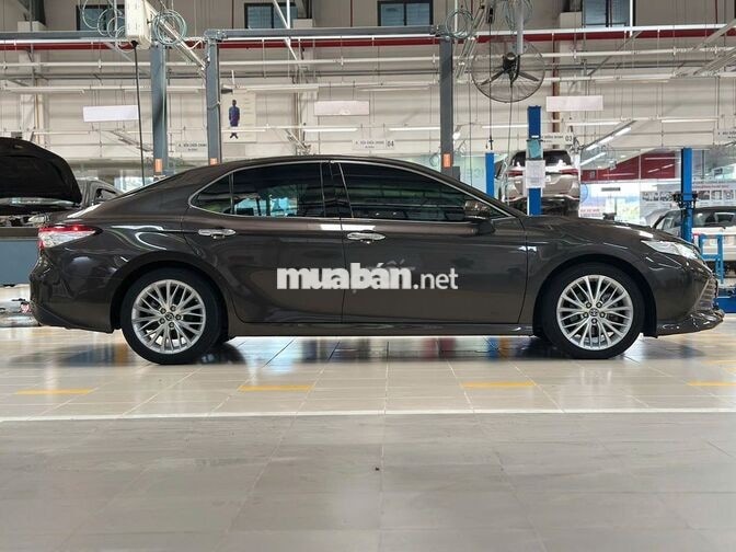 Toyota Camry 2.5Q 2020 Ghi 59.000 km