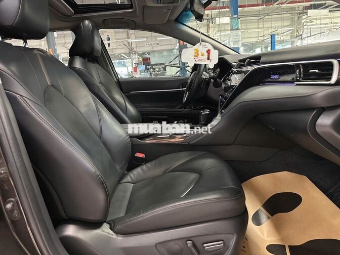 Toyota Camry 2.5Q 2020 Ghi 59.000 km