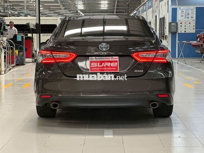 Toyota Camry 2.5Q 2020 Ghi 59.000 km