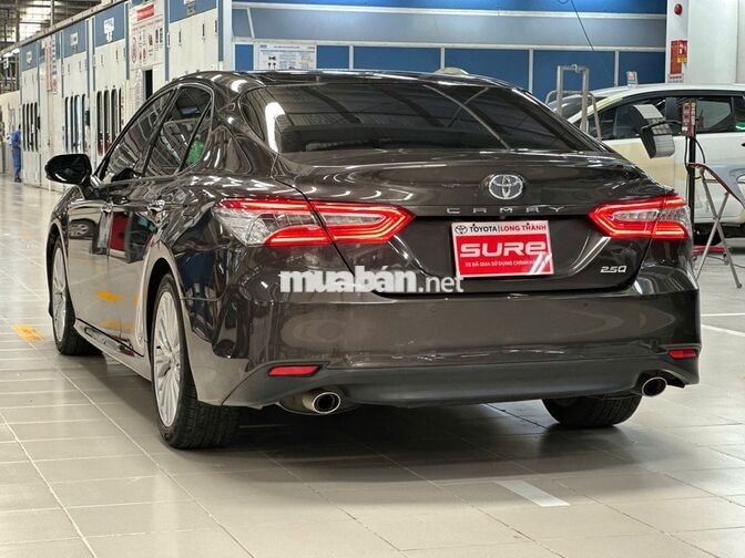Toyota Camry 2.5Q 2020 Ghi 59.000 km