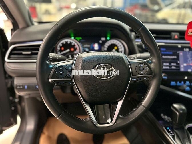 Toyota Camry 2.5Q 2020 Ghi 59.000 km