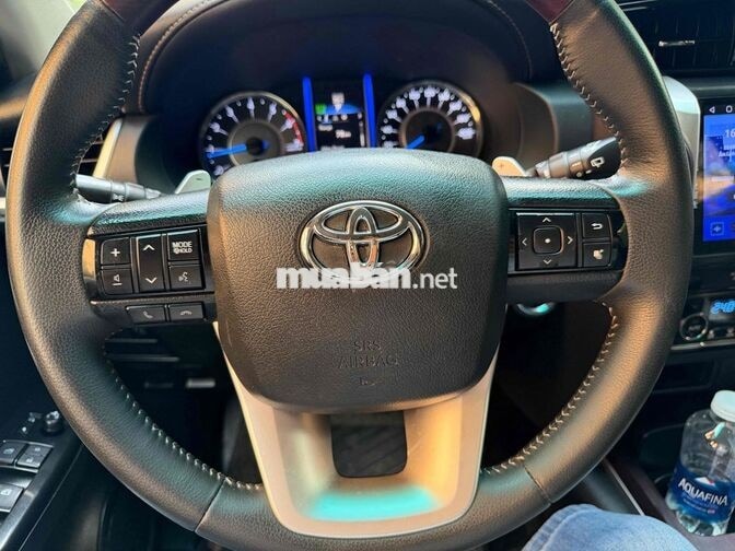Toyota Fortuner 7 chỗ Đen Tự động Xăng 90000 km