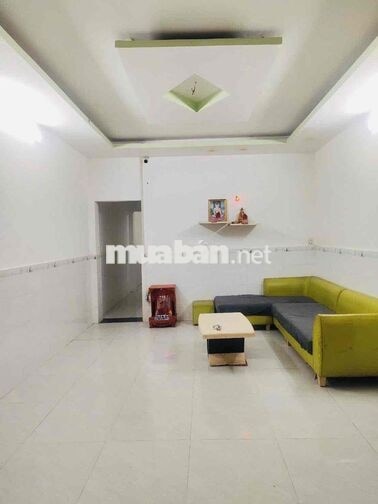 NHÀ GẦN CHUNG CƯ. CẤP 4 : 2PN WC. ĐƯỜNG XE HƠI