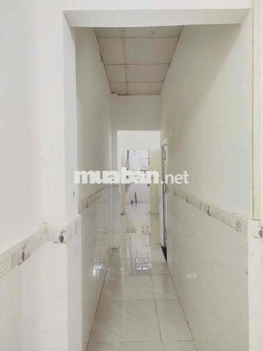 NHÀ GẦN CHUNG CƯ. CẤP 4 : 2PN WC. ĐƯỜNG XE HƠI