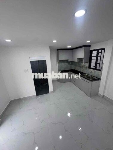 LÔ GÓC ĐẸP 8X15 ĐƯỜNG THÔNG XE HƠI TCH GẦN TÔ KÍ CẦN BÁN GẤP