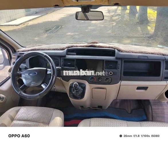 Ford Transit Luxury 16 chỗ Bạc