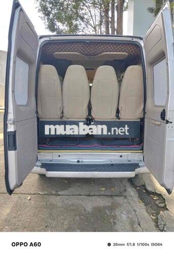 Ford Transit Luxury 16 chỗ Bạc