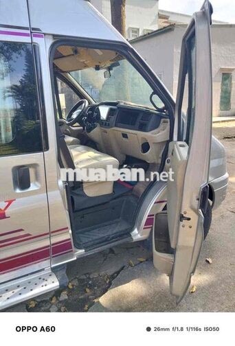 Ford Transit Luxury 16 chỗ Bạc