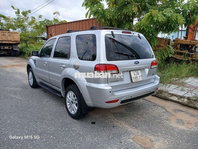 Ford Escape Bạc Tự động 5 chỗ máy 2.3 lợi xăng.