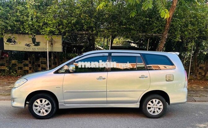 Toyota Innova Số tự động ,xe cực đẹp