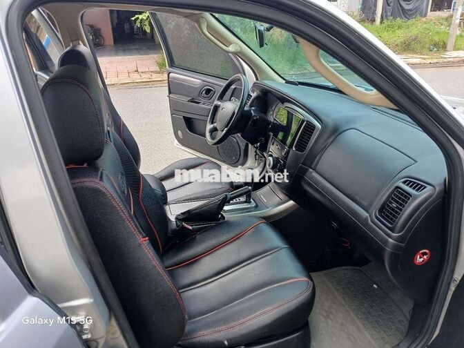 Ford Escape Bạc Tự động 5 chỗ máy 2.3 lợi xăng.