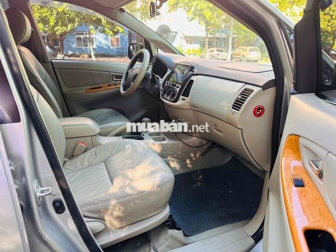 Toyota Innova Số tự động ,xe cực đẹp