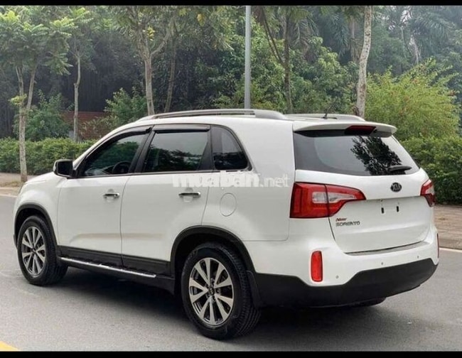 Kia Sorento SUV Trắng 7 chỗ Tự động