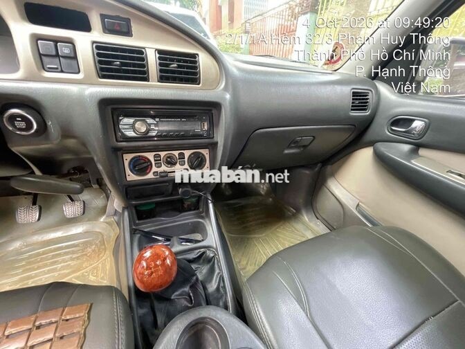Ford Everest 7 chỗ màu Vàng cát