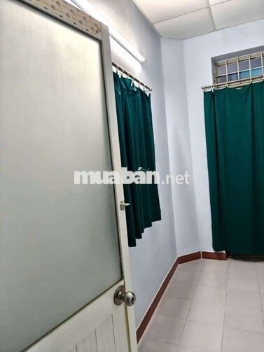 nhà 2 lầu đúc 3 phòng ngủ 2vs nhà ảnh thật mới sữa lại mới 