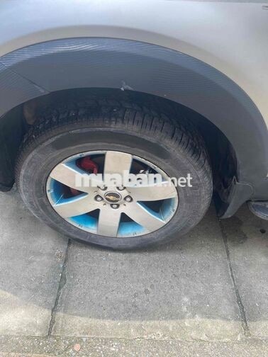 Chevrolet Captiva 7 chỗ Số sàn Bạc
